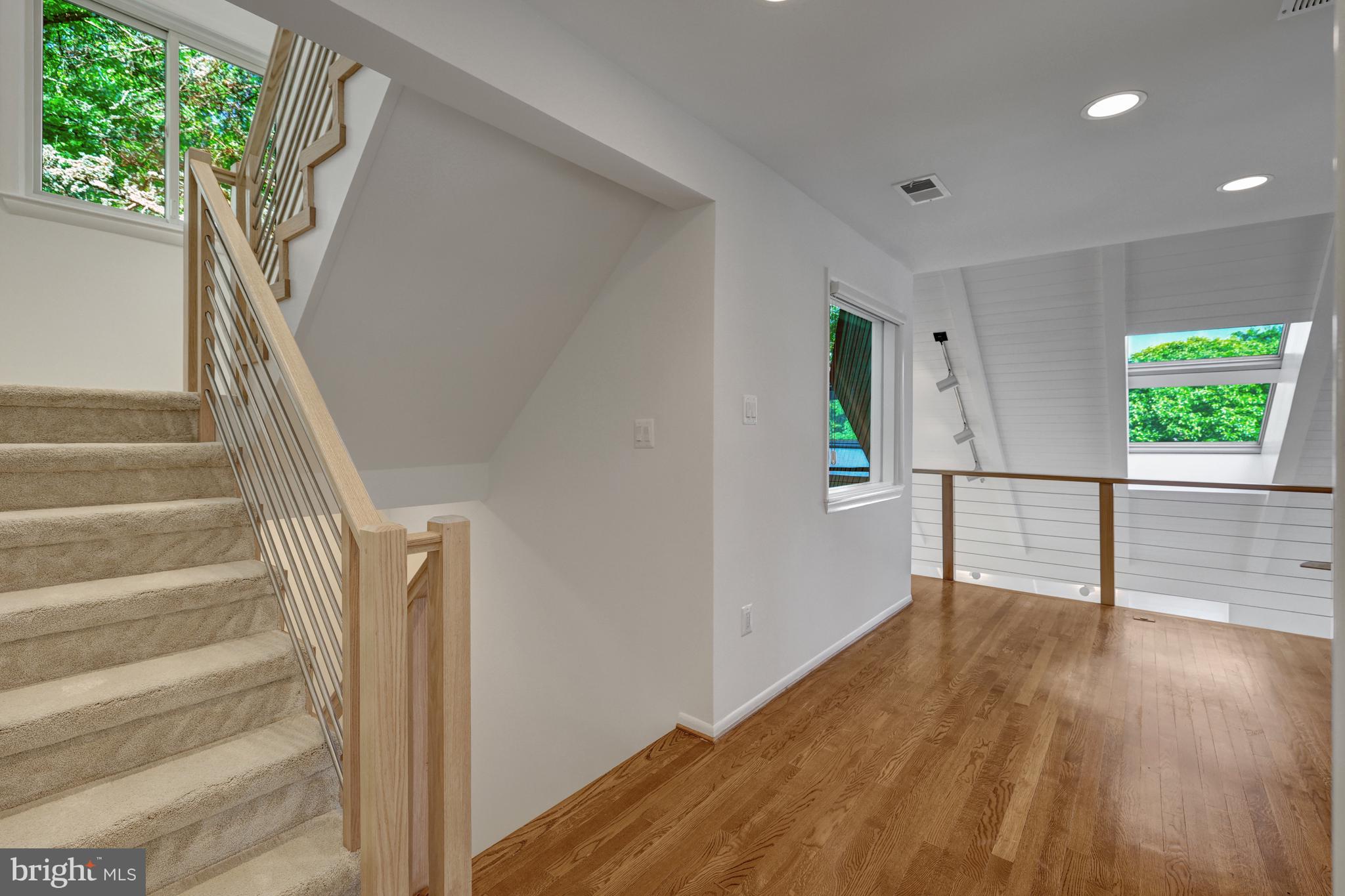 RESTON - Residential