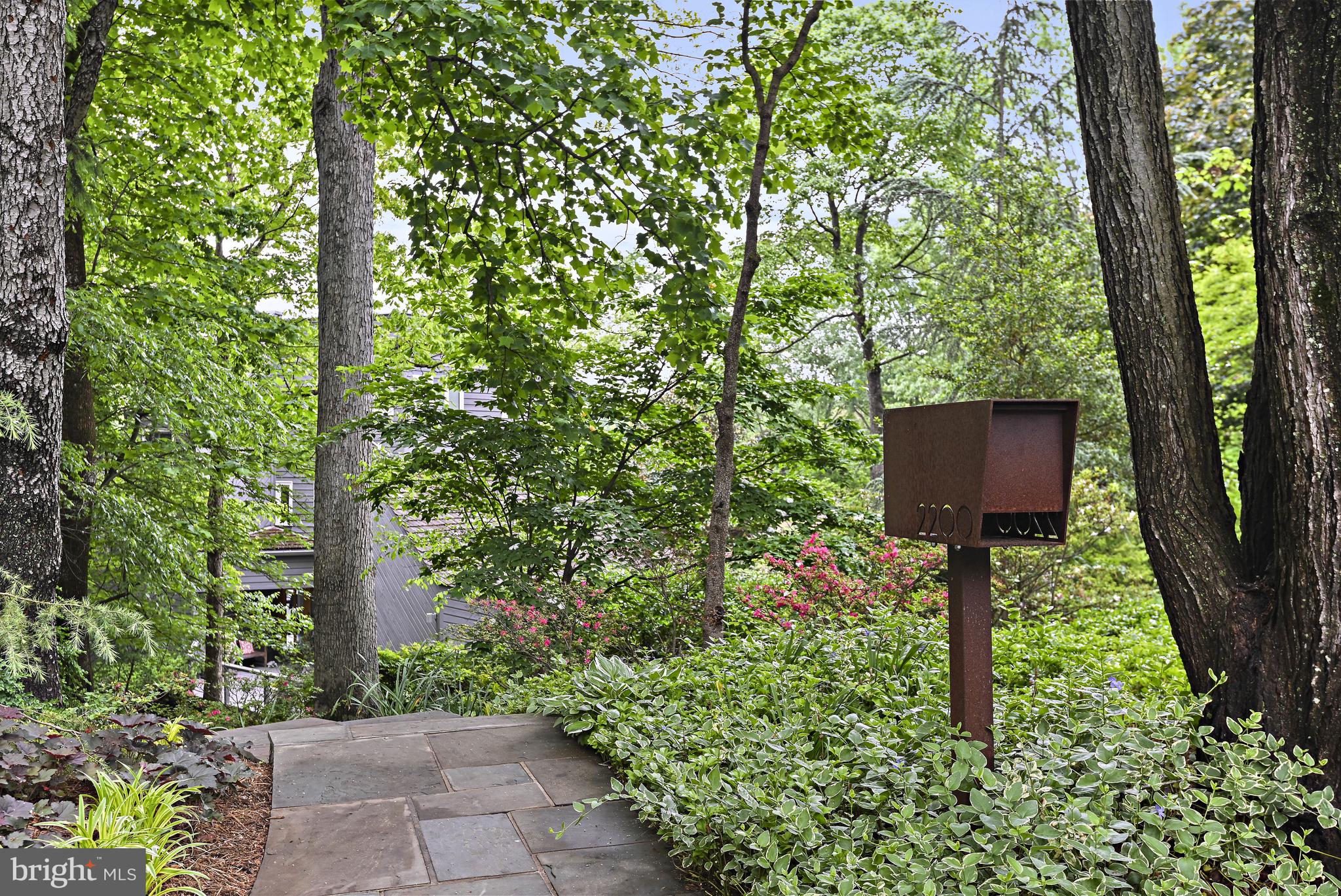 RESTON - Residential