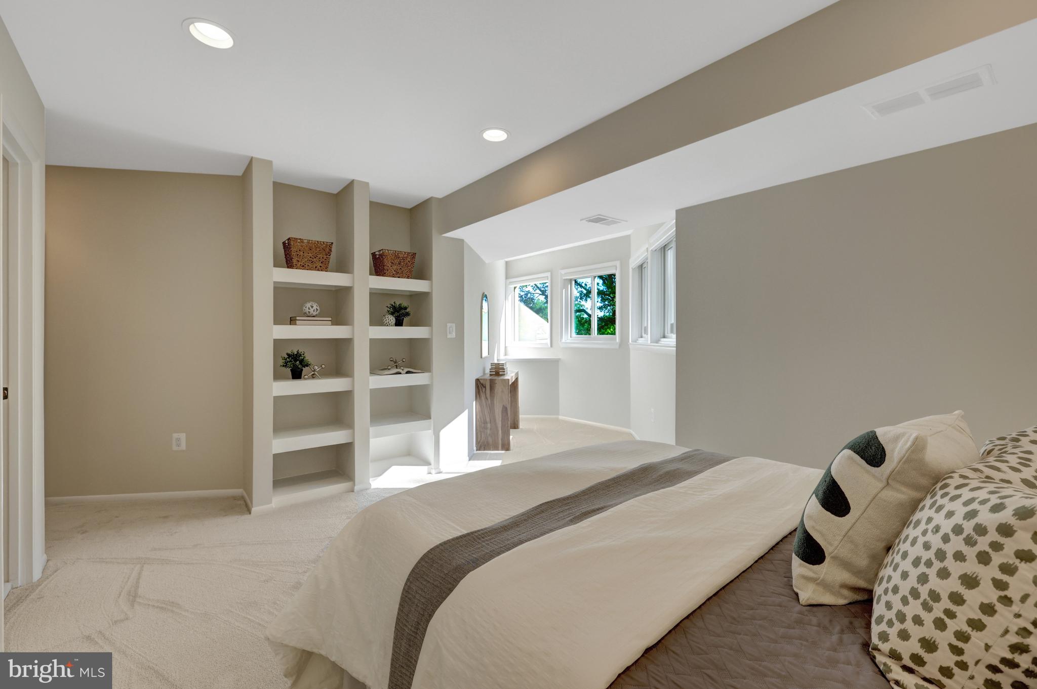 RESTON - Residential