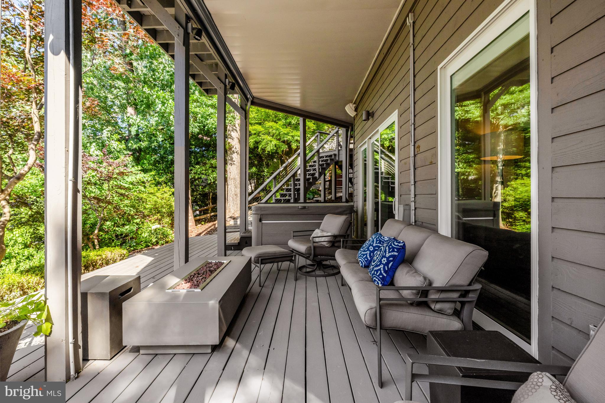 RESTON - Residential