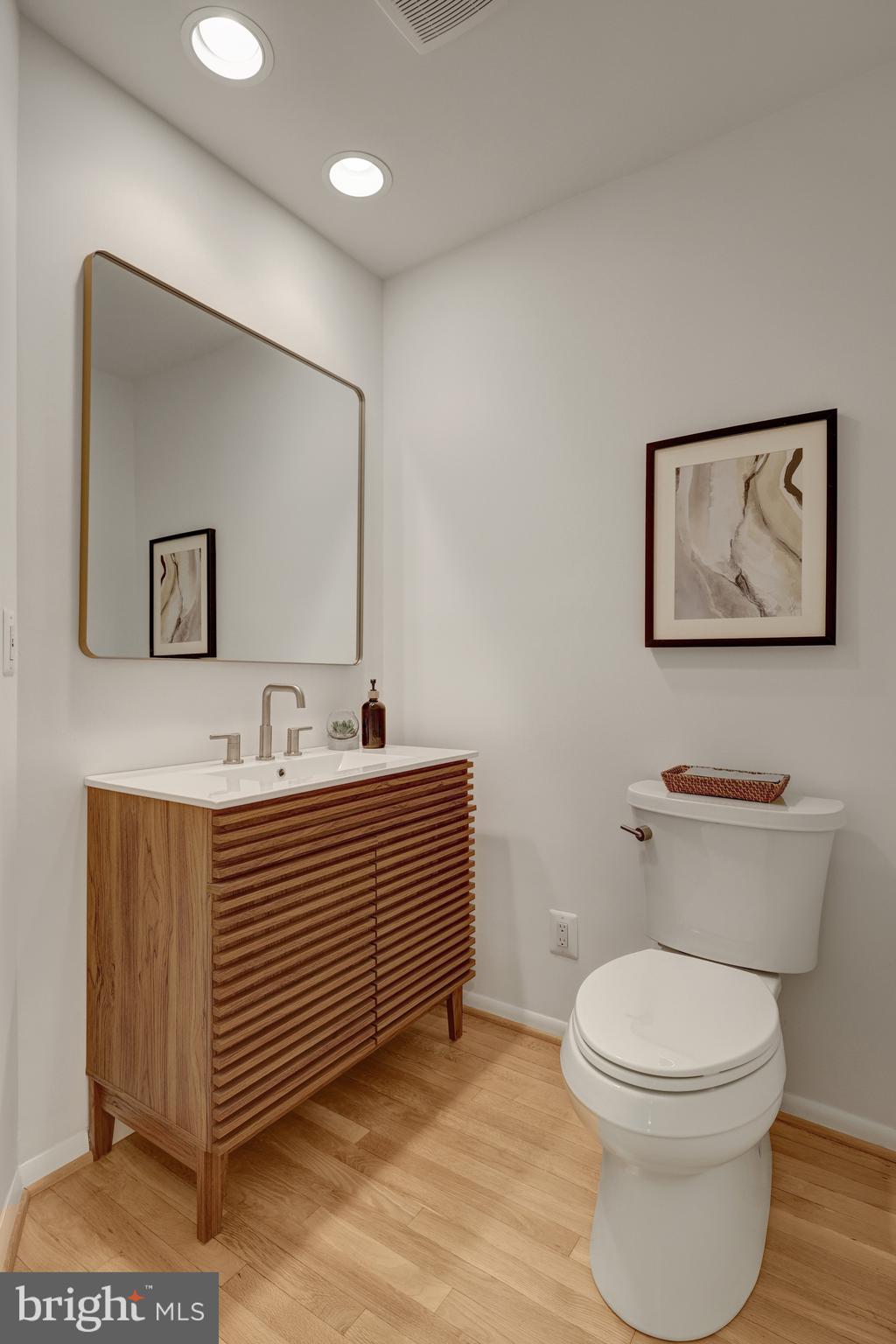 RESTON - Residential