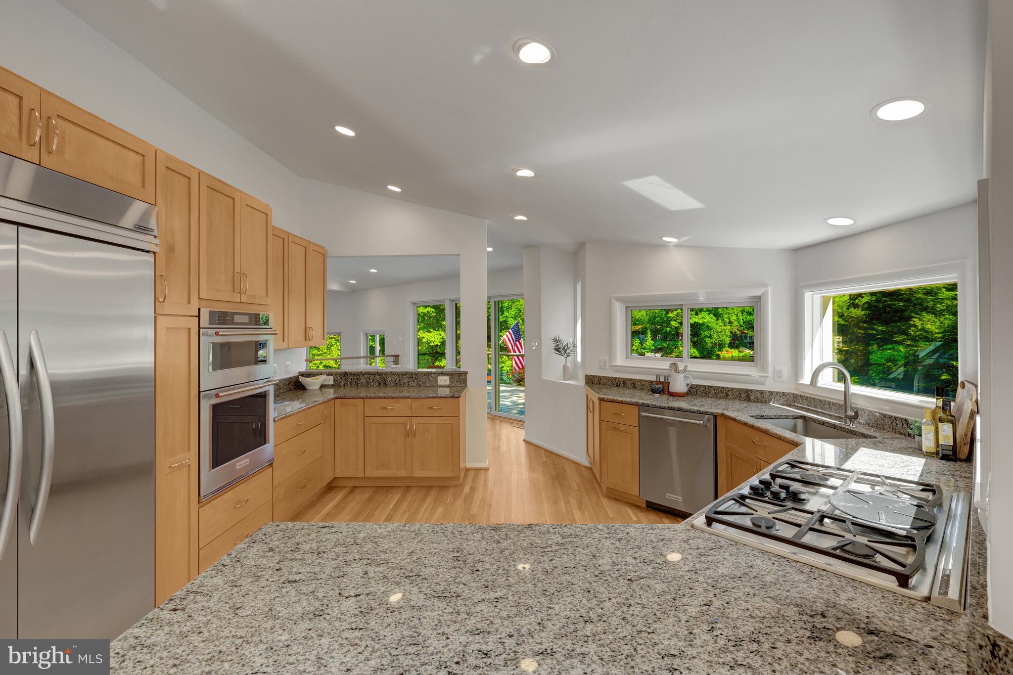 RESTON - Residential