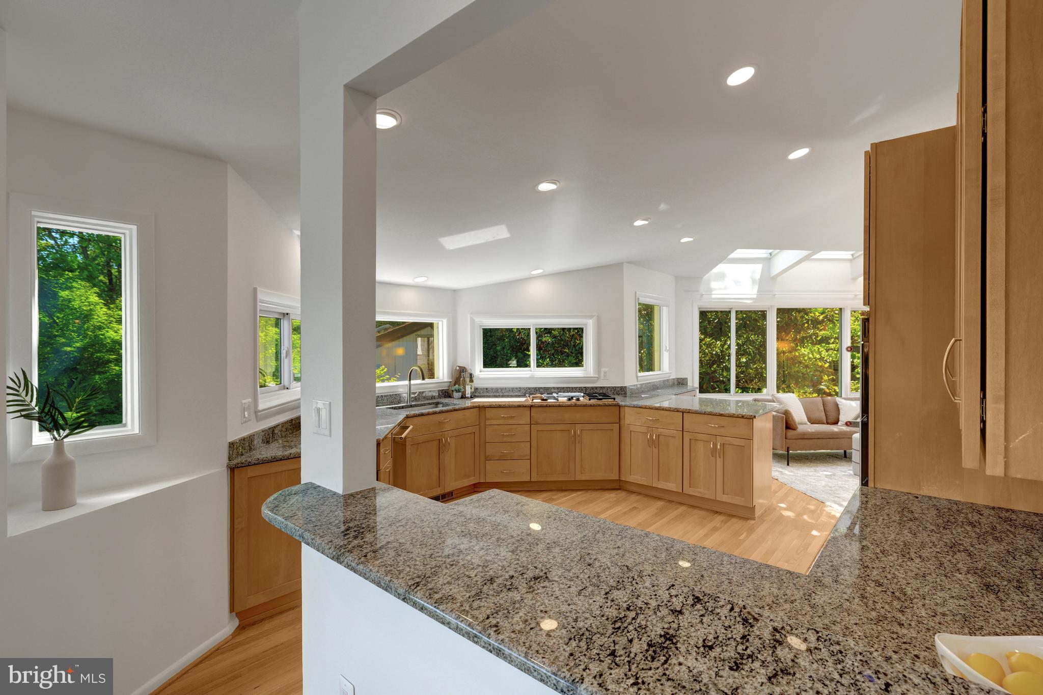 RESTON - Residential