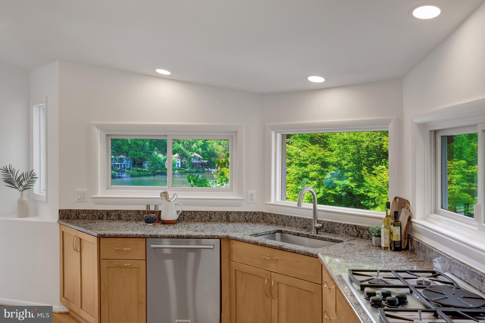 RESTON - Residential