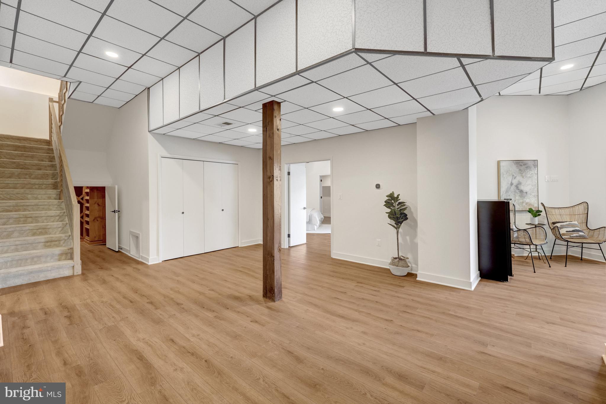 RESTON - Residential