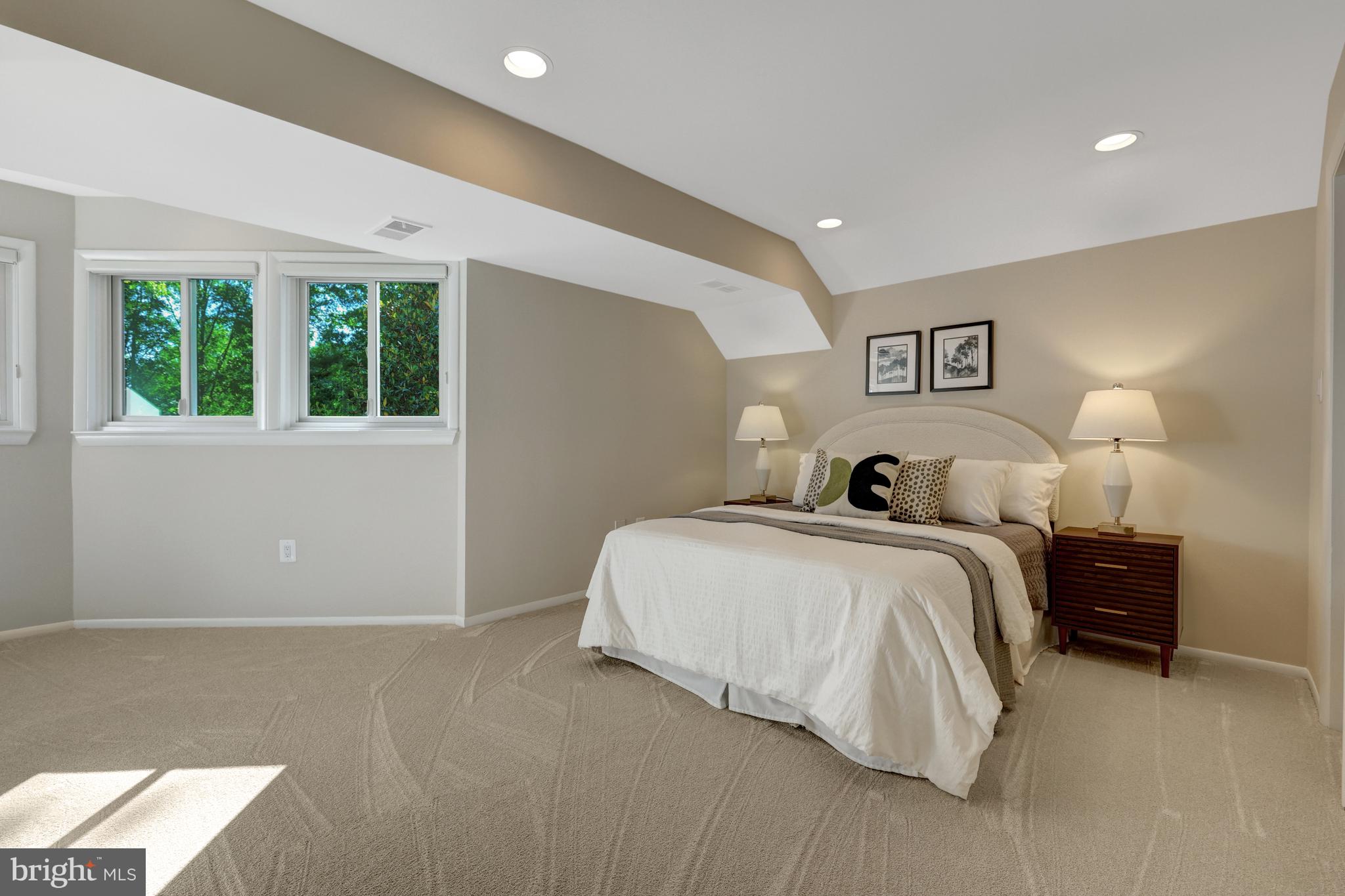 RESTON - Residential