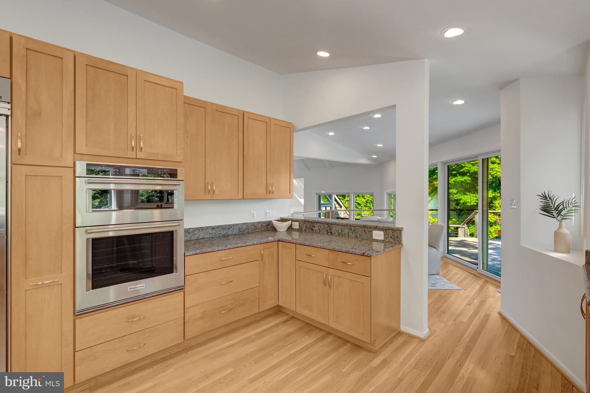 RESTON - Residential