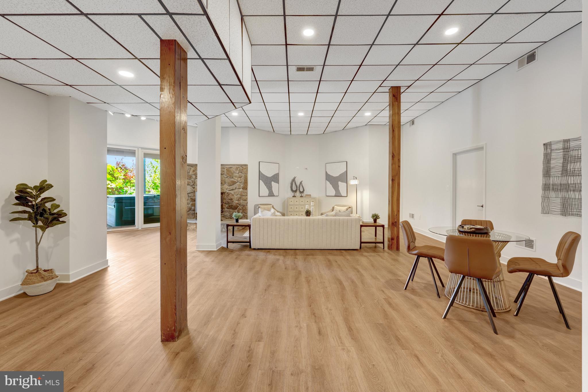 RESTON - Residential