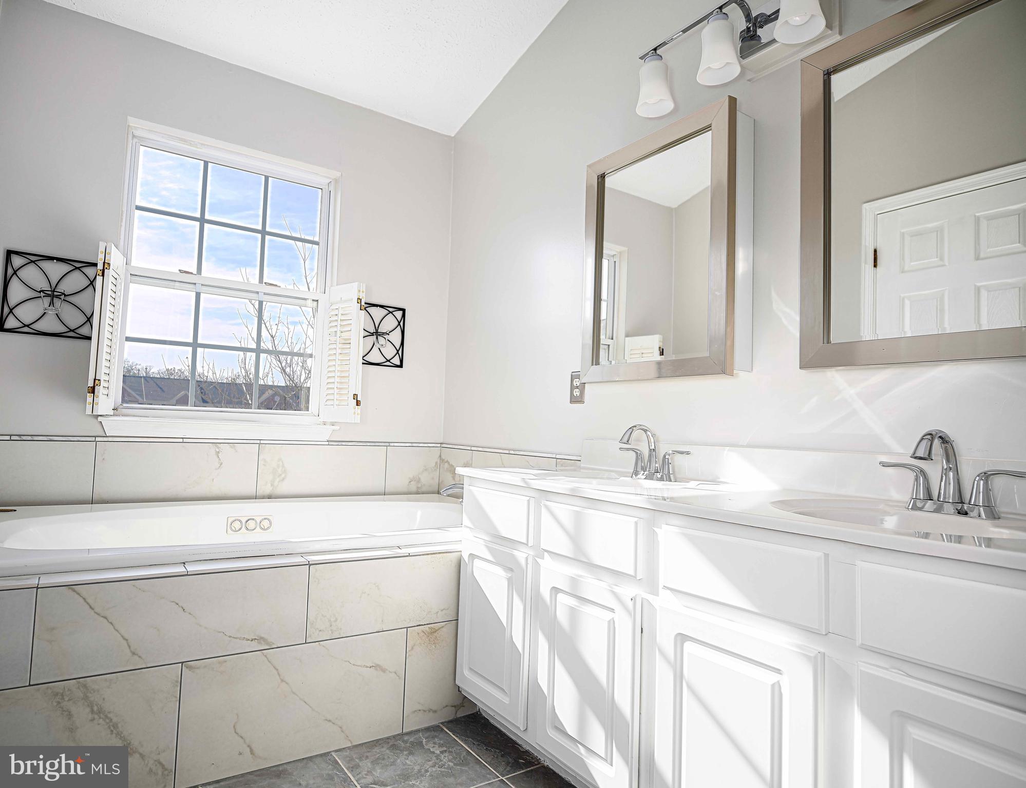 EATON SQUARE - Residential