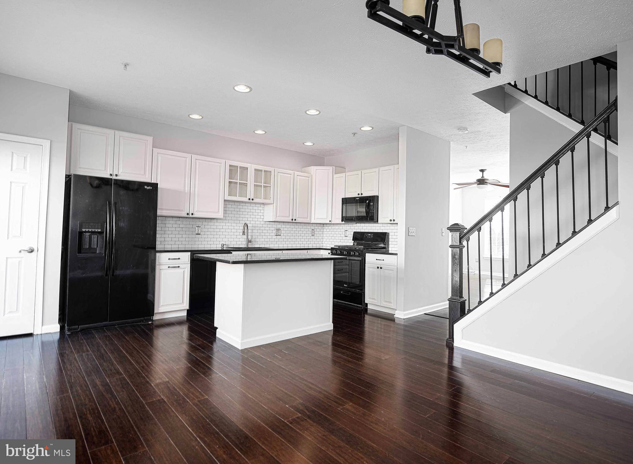 EATON SQUARE - Residential