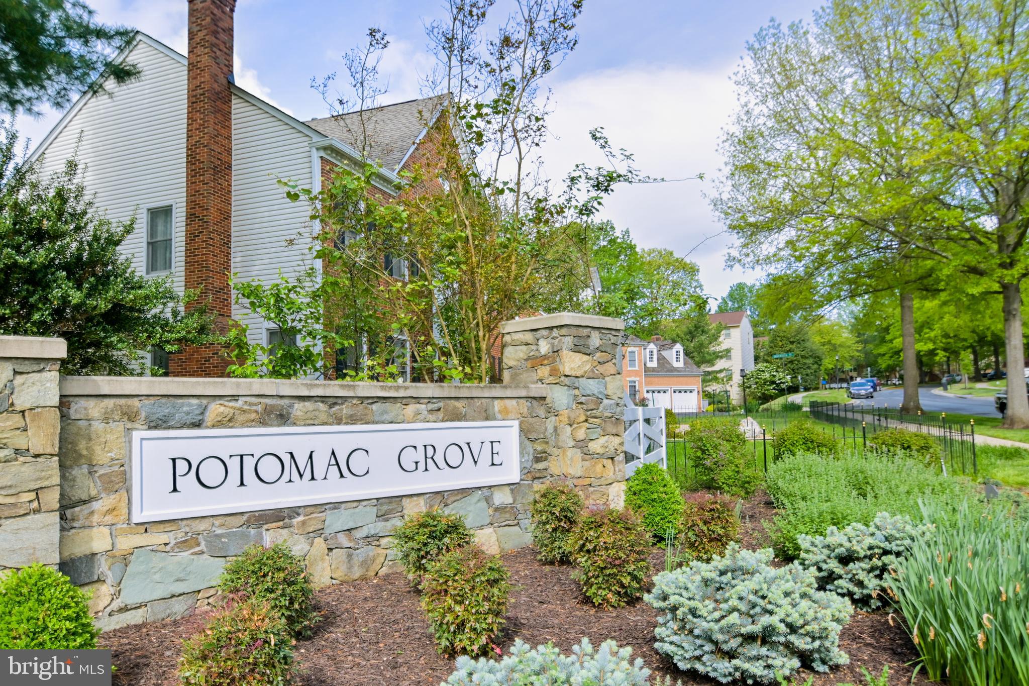 POTOMAC GROVE - Residential