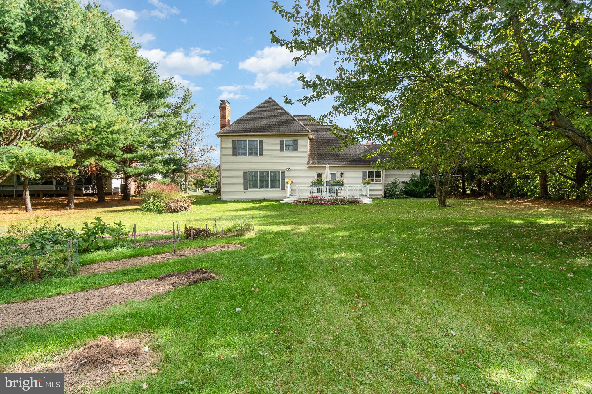 LOGAN DOWNS - Residential