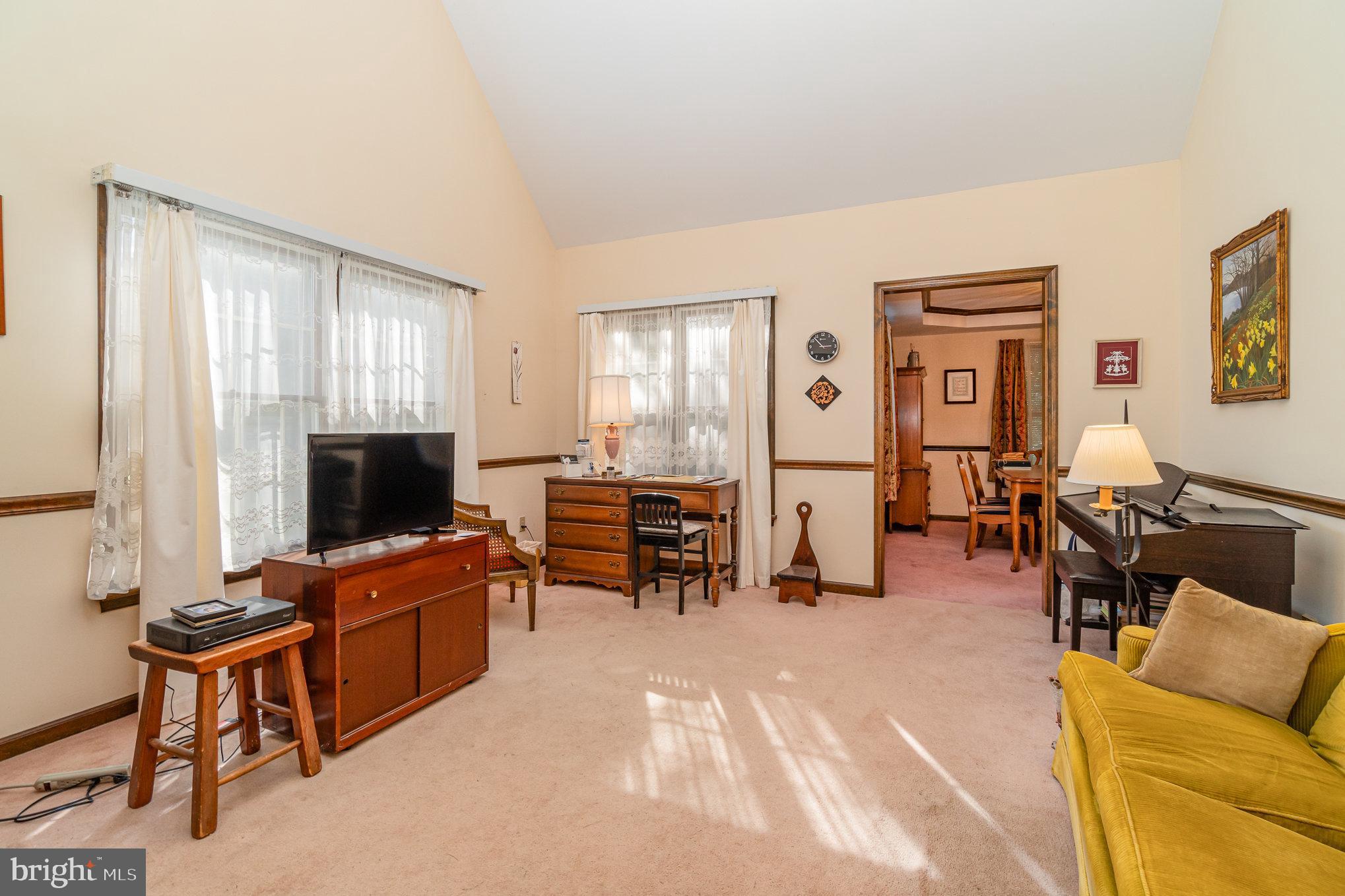 LOGAN DOWNS - Residential