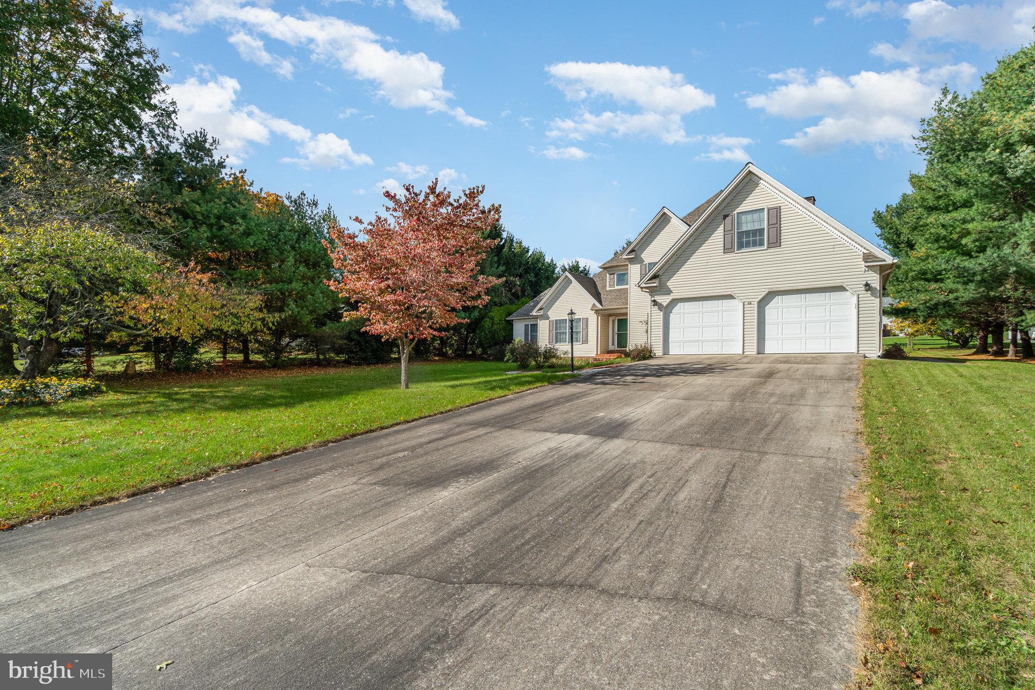 LOGAN DOWNS - Residential