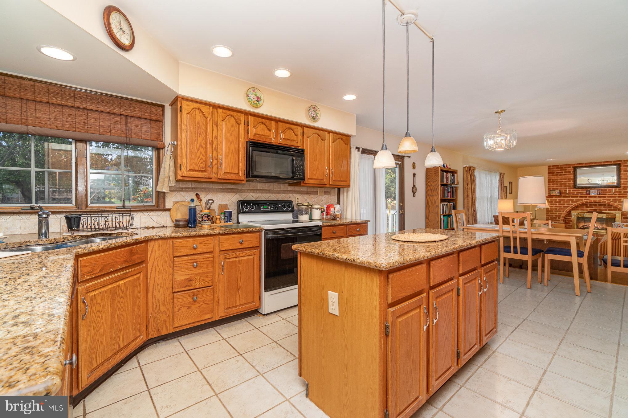 LOGAN DOWNS - Residential