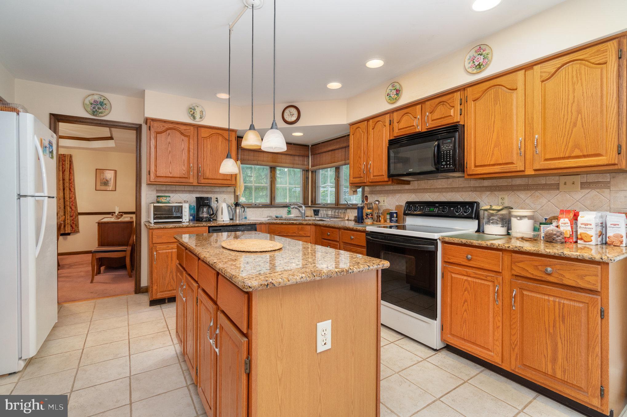 LOGAN DOWNS - Residential