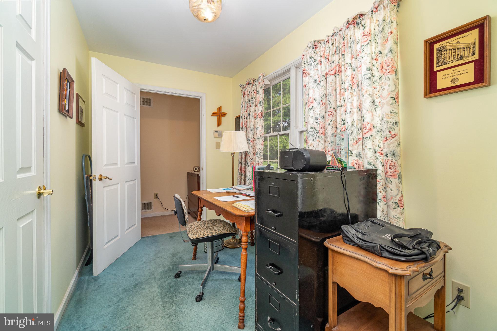 LOGAN DOWNS - Residential