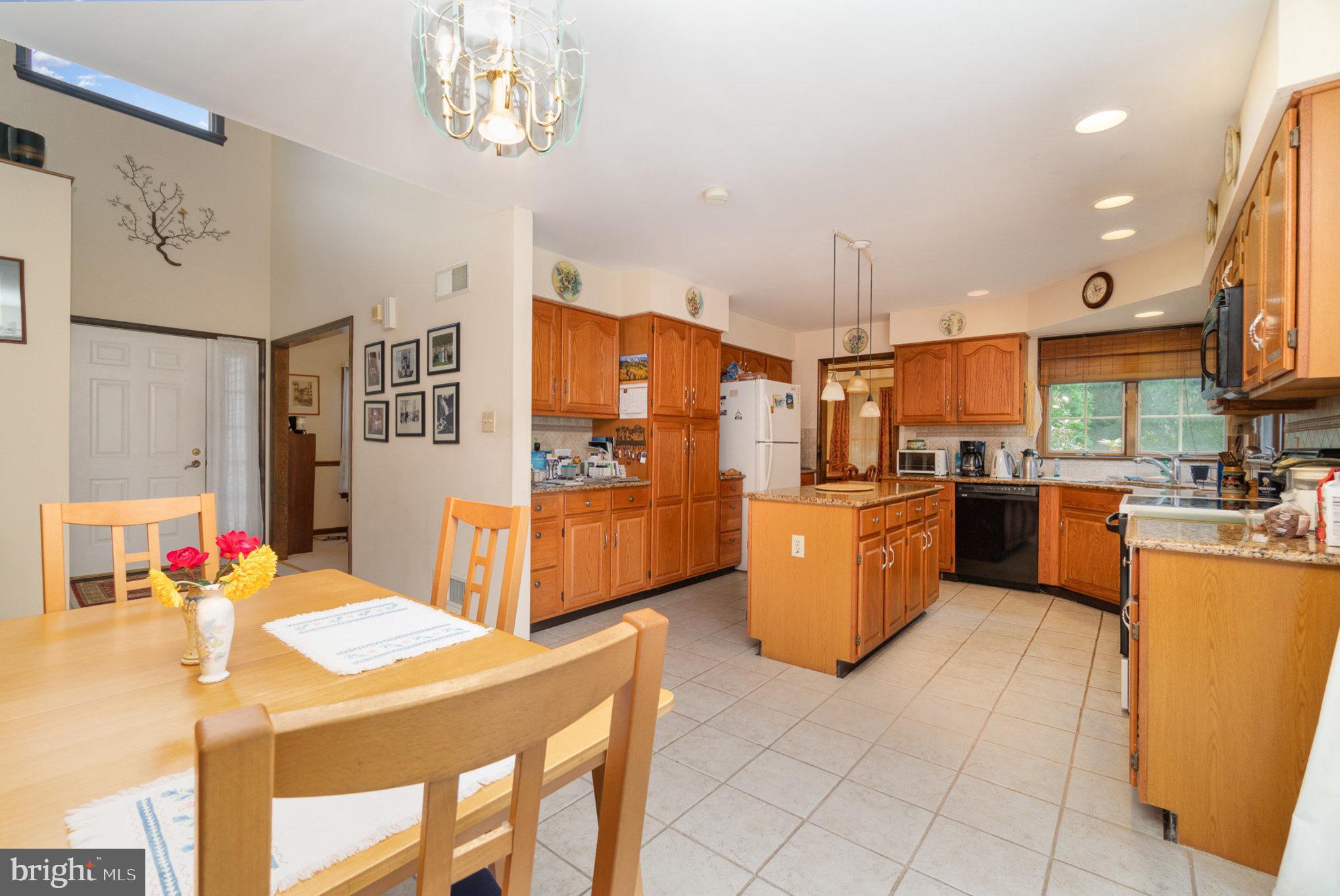 LOGAN DOWNS - Residential