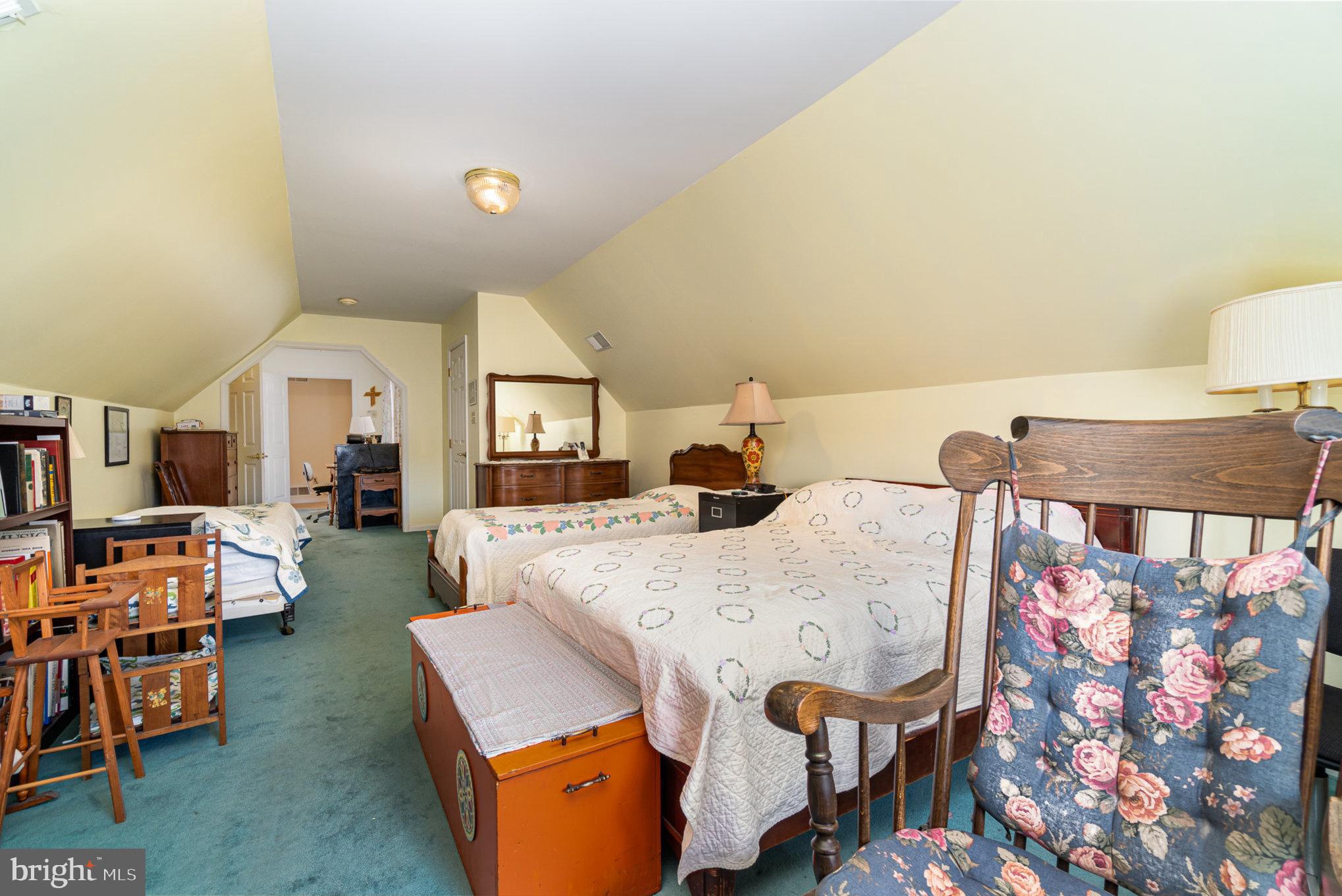 LOGAN DOWNS - Residential