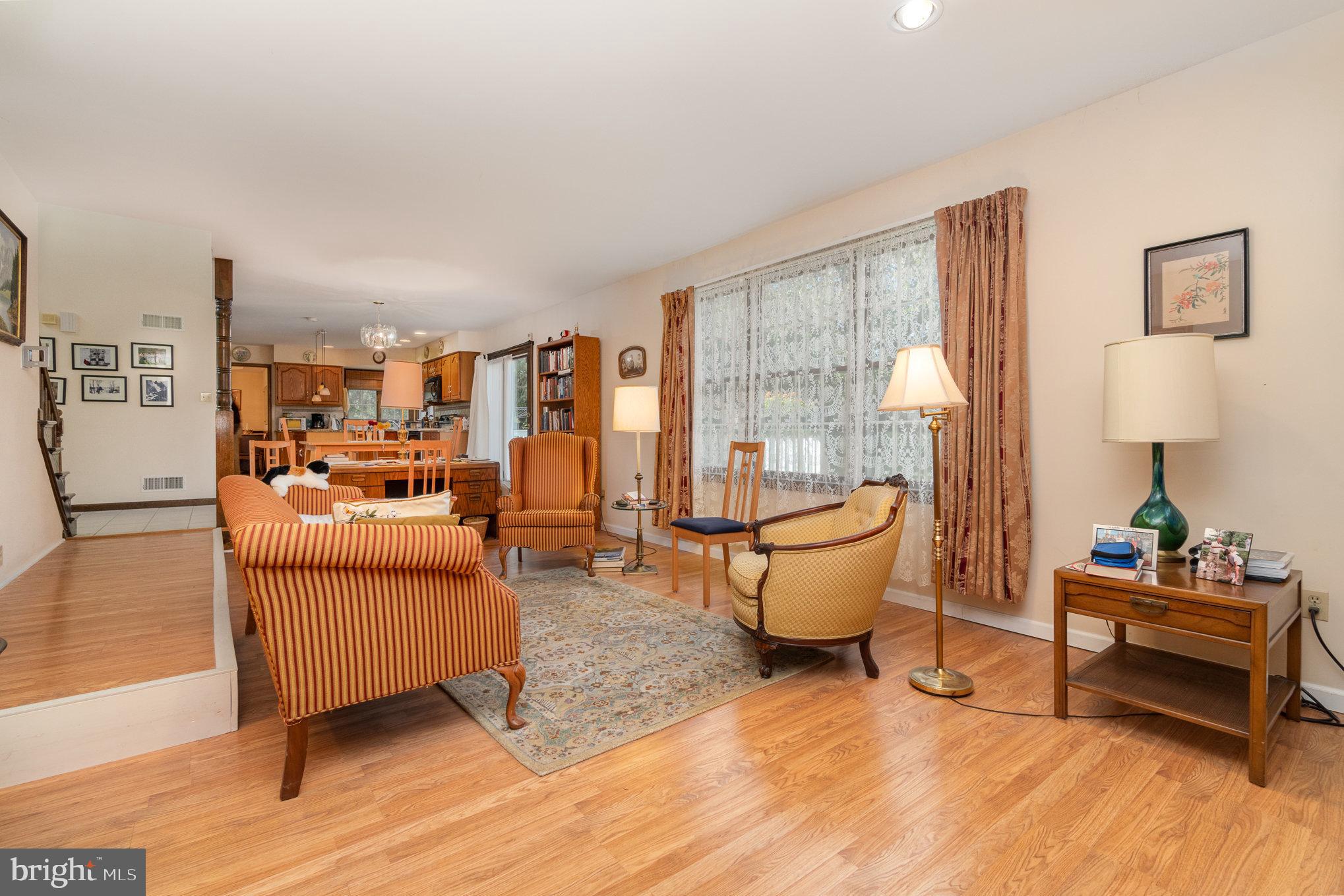 LOGAN DOWNS - Residential