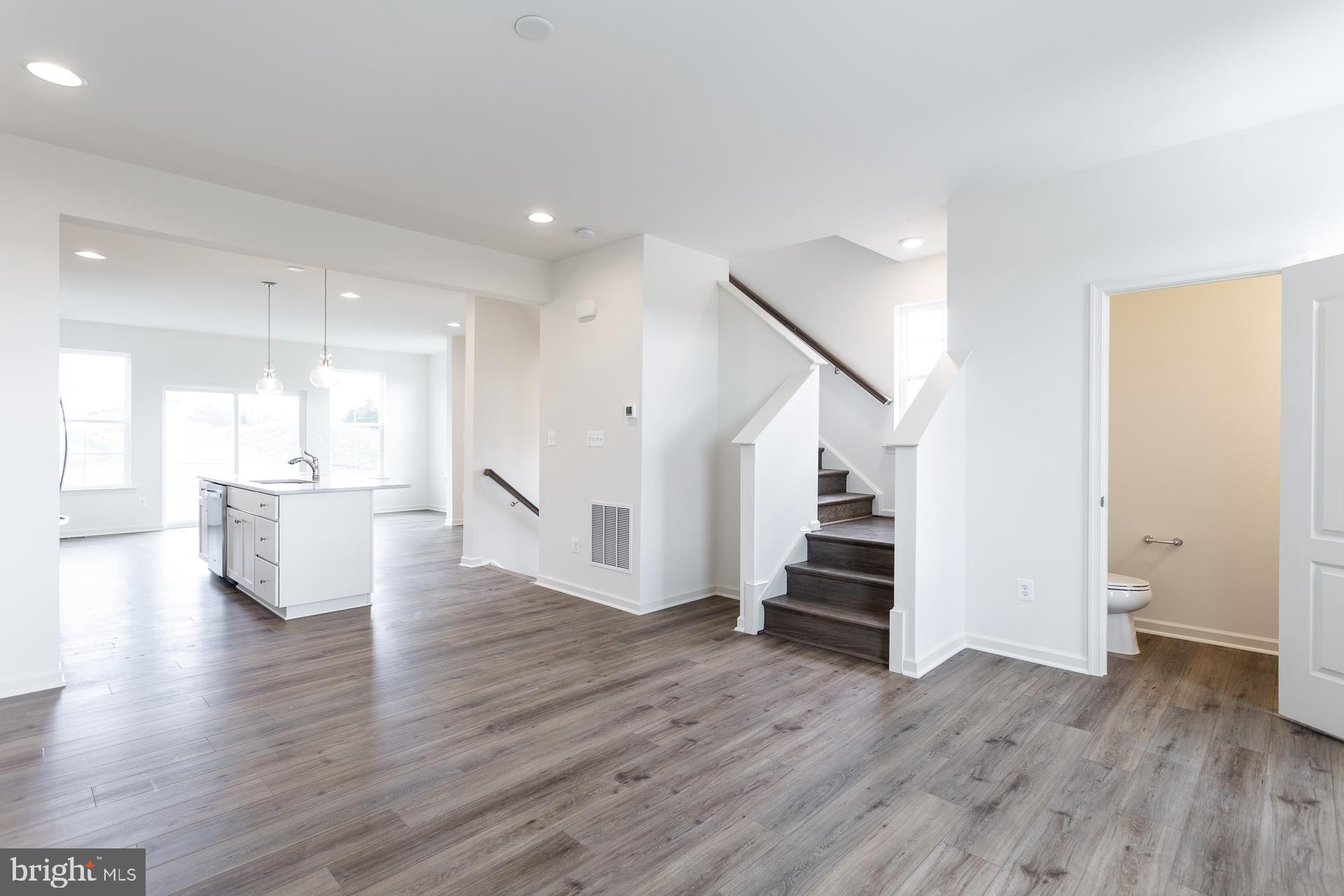 MARTINSBURG STATION - Residential