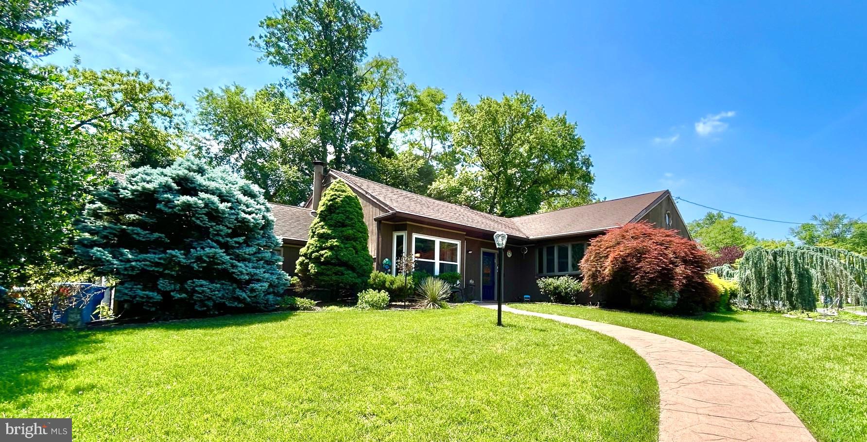 410 NARRAGANSETT DRIVE