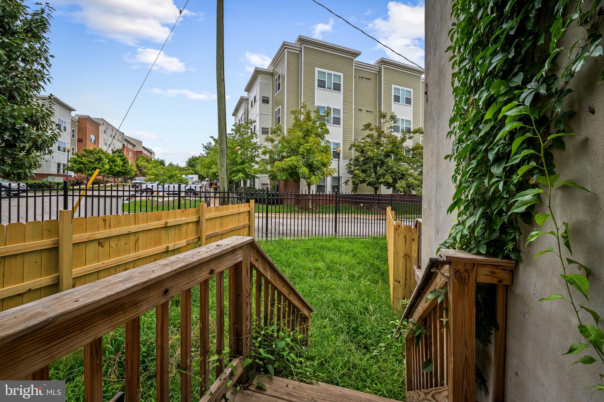 PENN NORTH - Residential