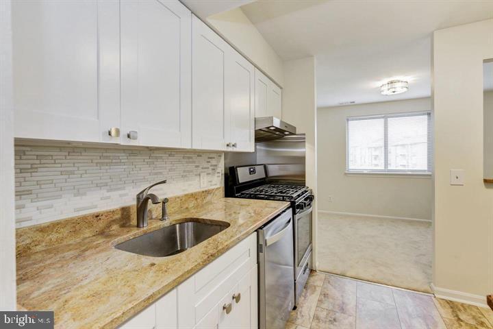 VILLAGE OF LONG REACH - Residential Lease