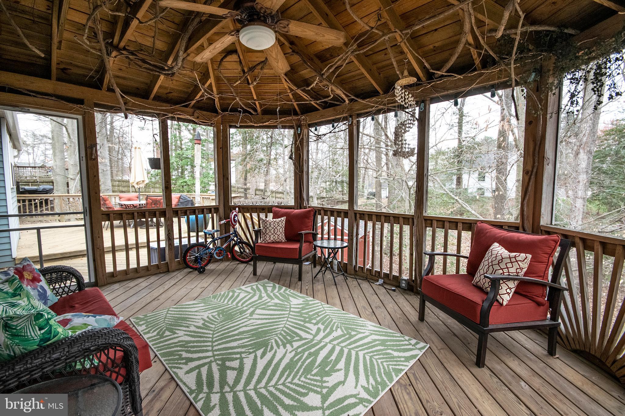 SHADOW WOODS - Residential