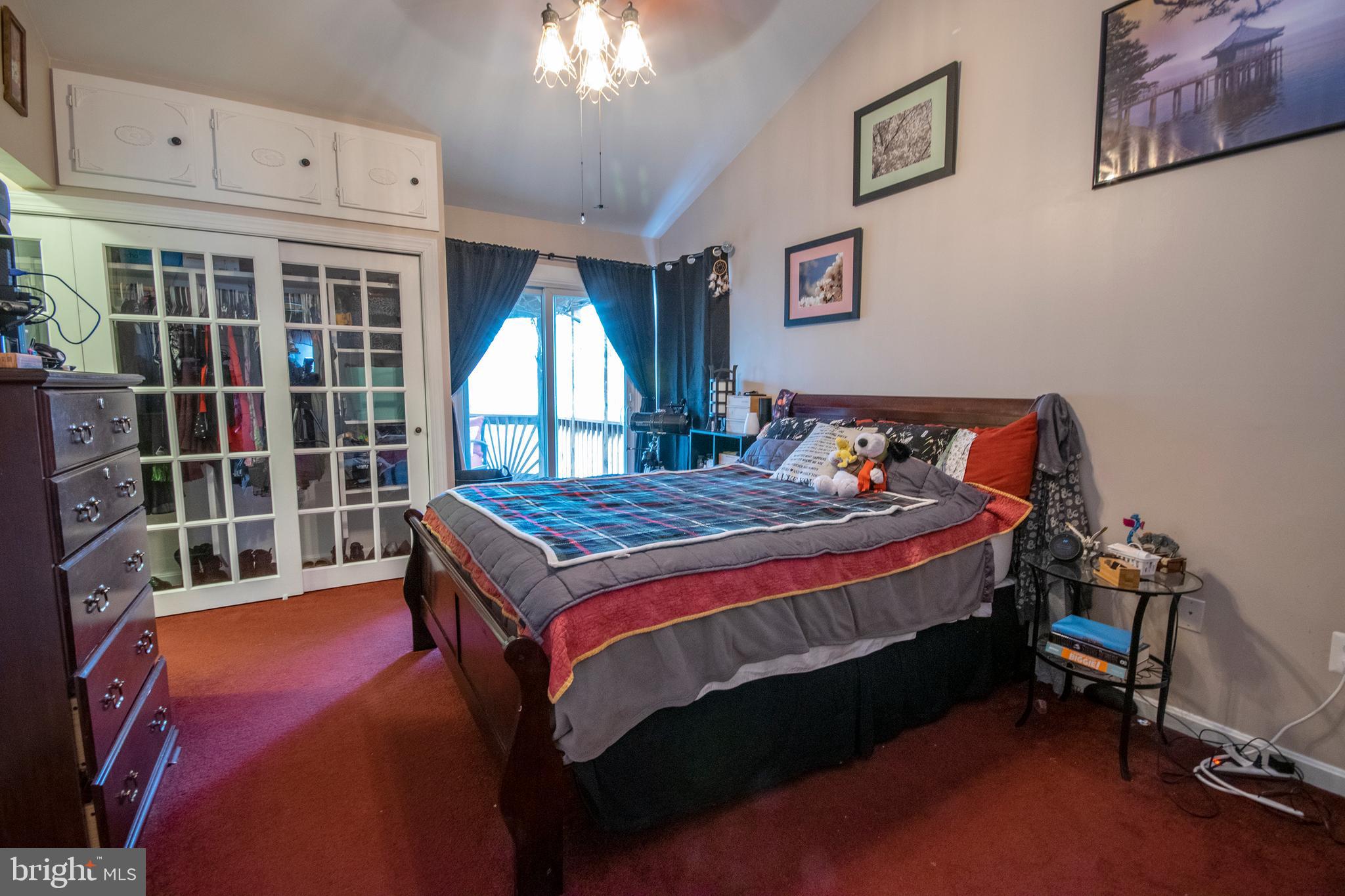 SHADOW WOODS - Residential