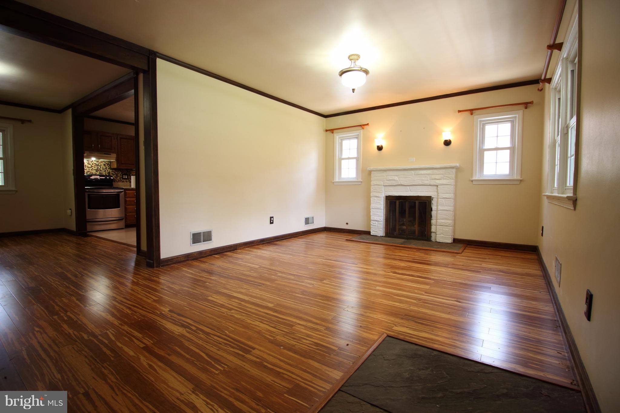 KEYS AND RUSSELL - Residential Lease