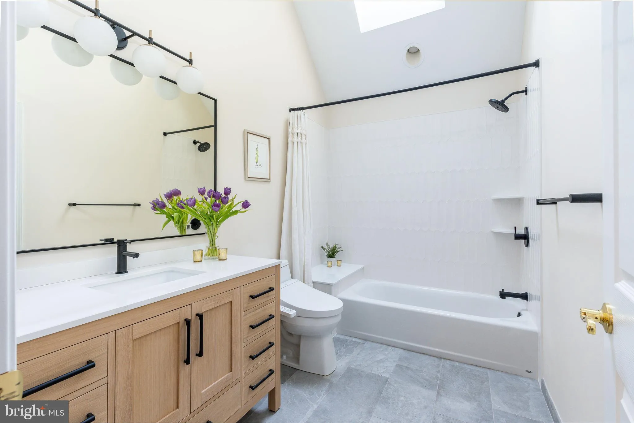 Villanova, Pennsylvania 19085, United States, 4 Bedrooms Bedrooms, ,4 BathroomsBathrooms,Residential,Pending,127956