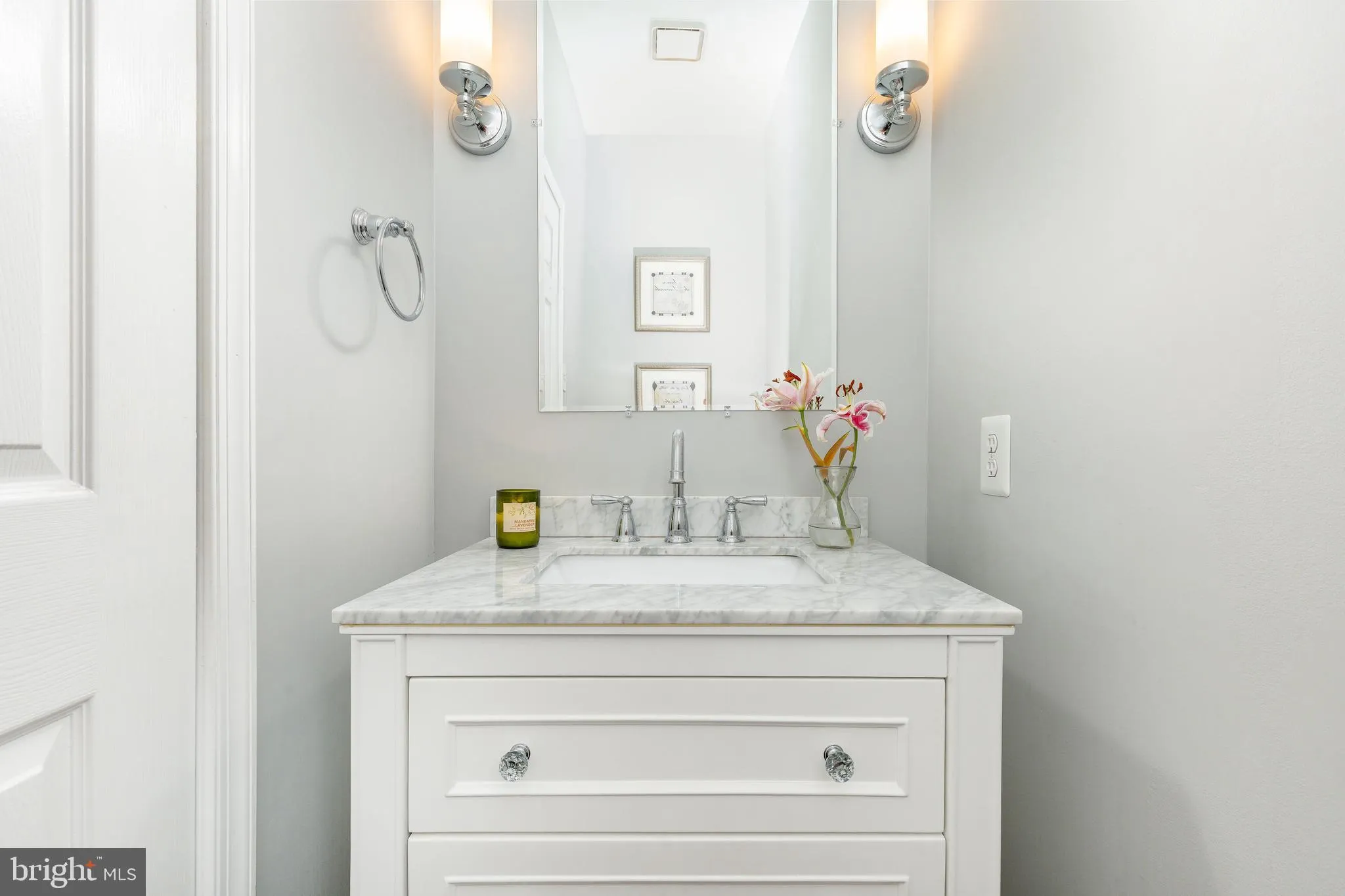 Villanova, Pennsylvania 19085, United States, 4 Bedrooms Bedrooms, ,4 BathroomsBathrooms,Residential,Pending,127956