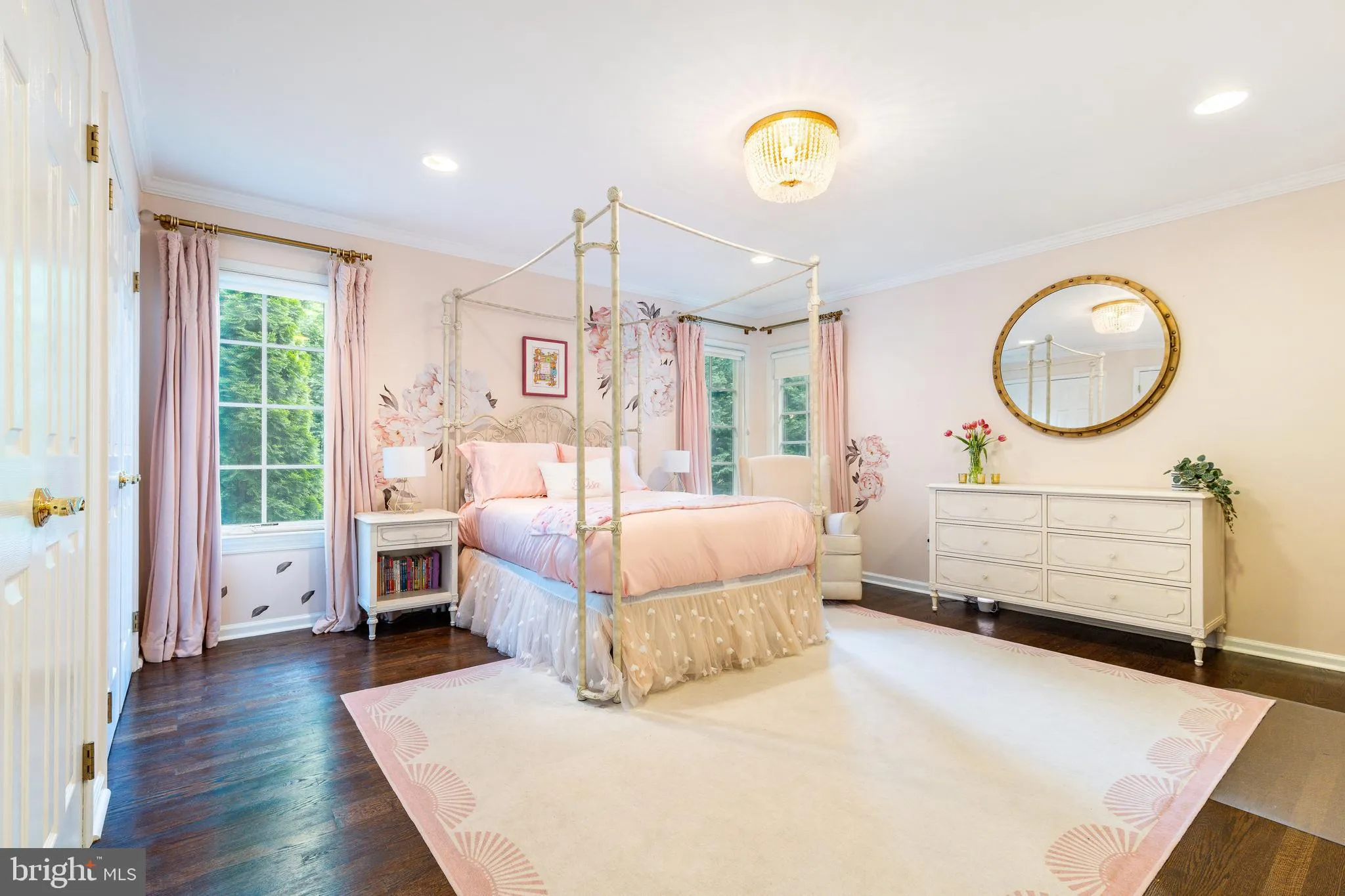 Villanova, Pennsylvania 19085, United States, 4 Bedrooms Bedrooms, ,4 BathroomsBathrooms,Residential,Pending,127956