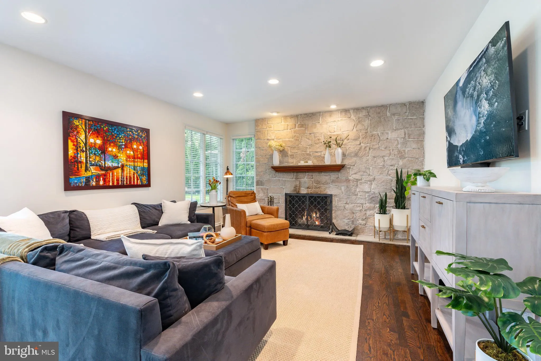 Villanova, Pennsylvania 19085, United States, 4 Bedrooms Bedrooms, ,4 BathroomsBathrooms,Residential,Pending,127956