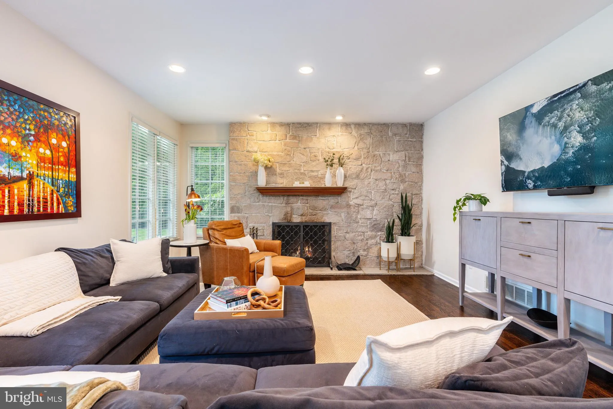 Villanova, Pennsylvania 19085, United States, 4 Bedrooms Bedrooms, ,4 BathroomsBathrooms,Residential,Pending,127956