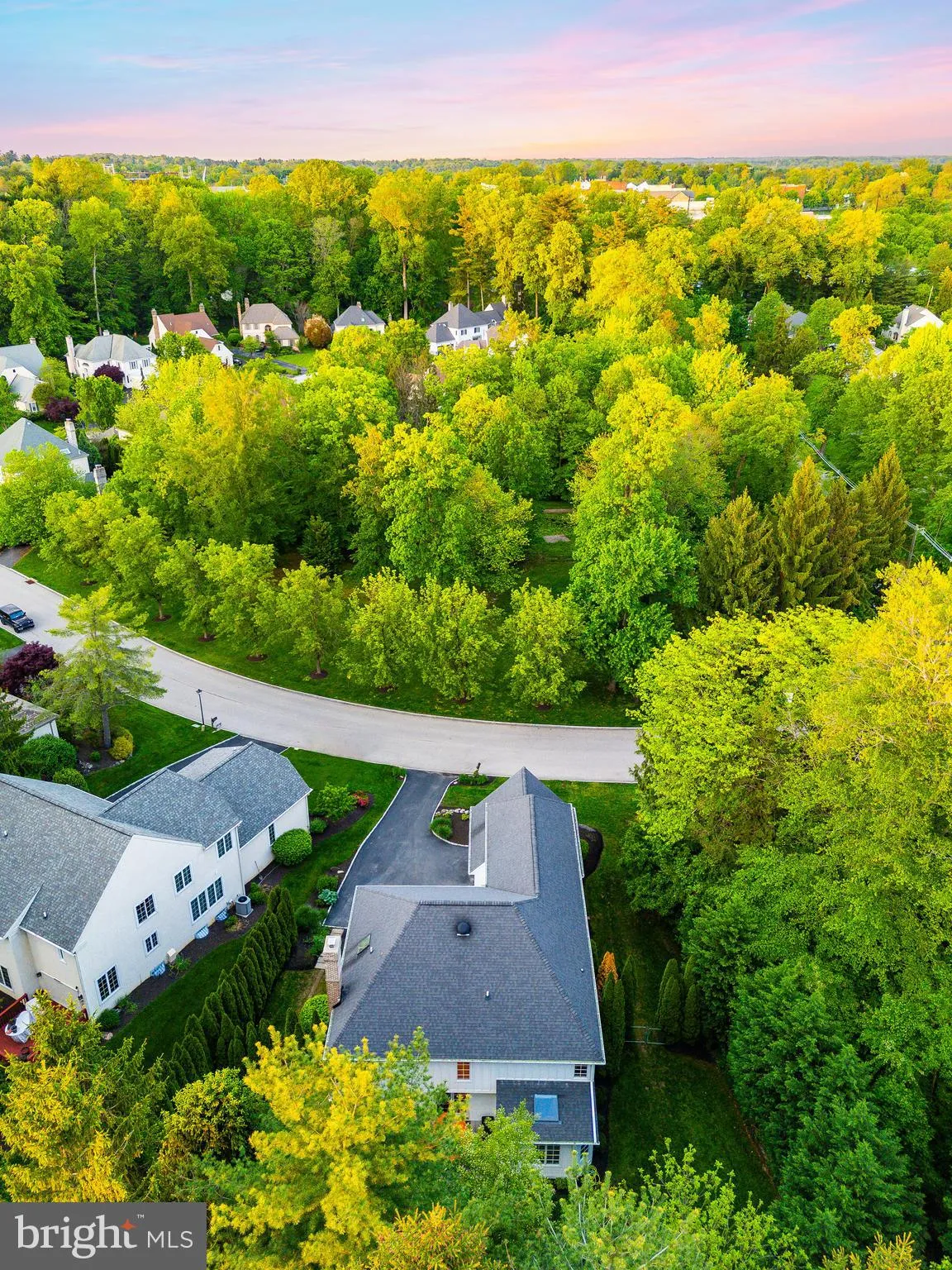Villanova, Pennsylvania 19085, United States, 4 Bedrooms Bedrooms, ,4 BathroomsBathrooms,Residential,Pending,127956