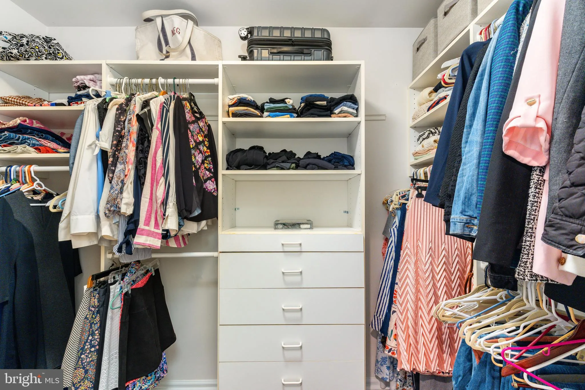 Villanova, Pennsylvania 19085, United States, 4 Bedrooms Bedrooms, ,4 BathroomsBathrooms,Residential,Pending,127956