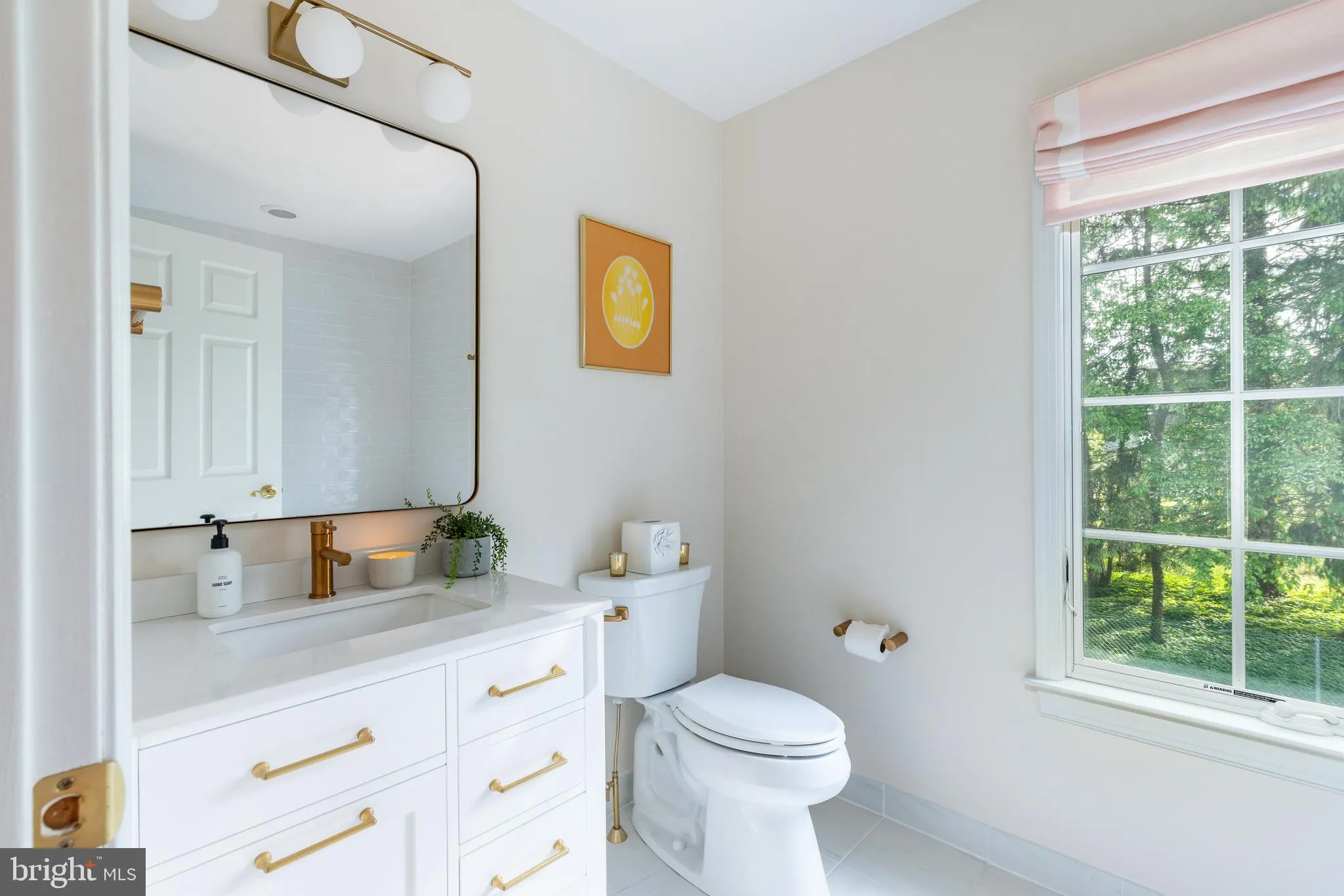 Villanova, Pennsylvania 19085, United States, 4 Bedrooms Bedrooms, ,4 BathroomsBathrooms,Residential,Pending,127956