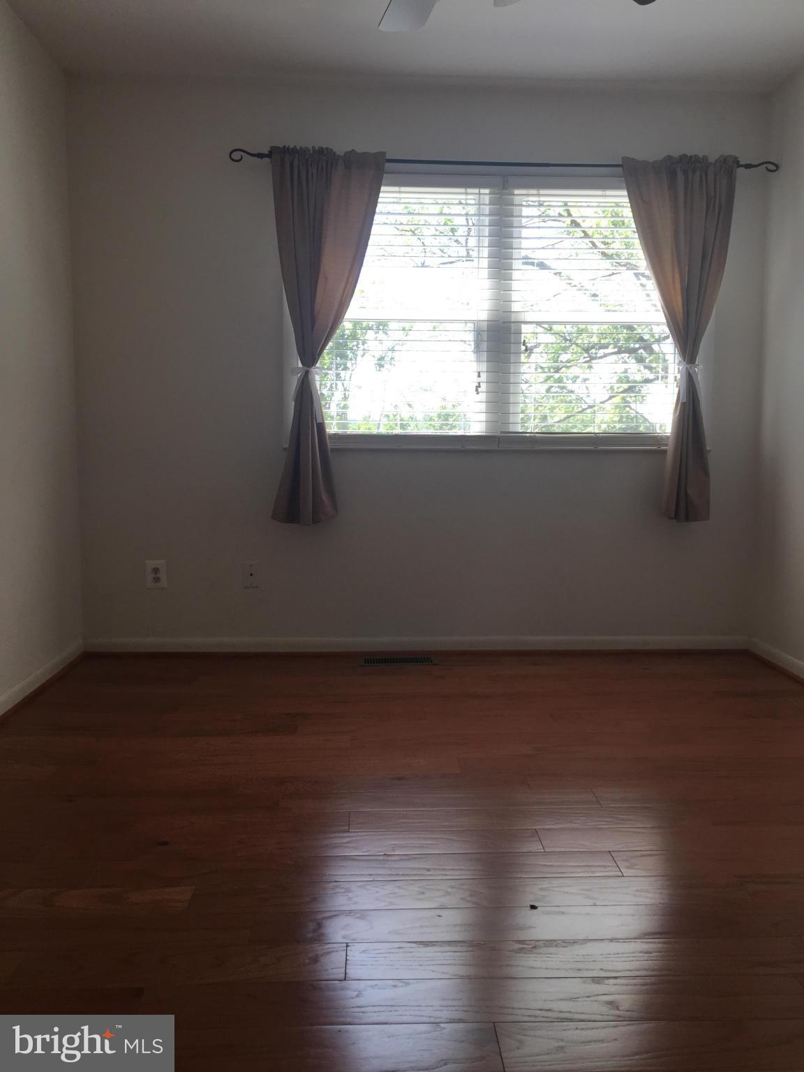 STAFFORD OAKS - Residential