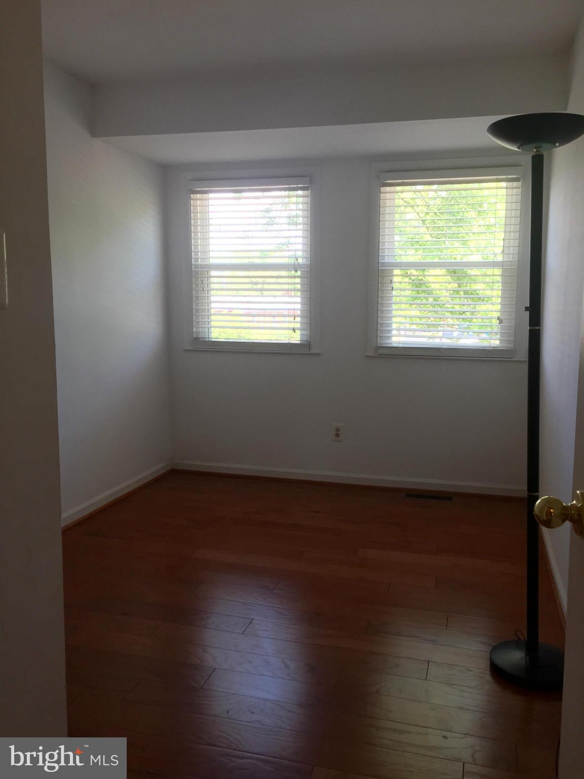 STAFFORD OAKS - Residential