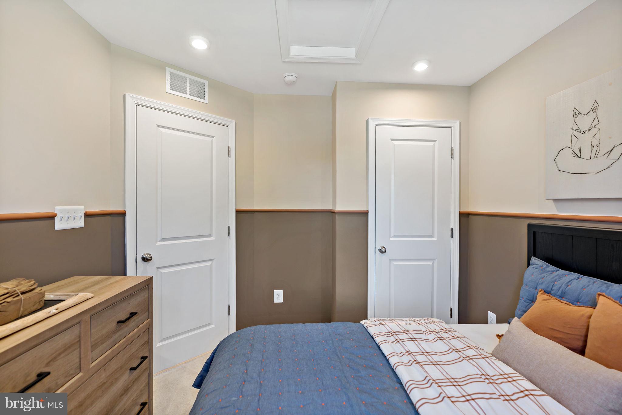 VILLAGES AT COURTHOUSE SQUARE - Residential