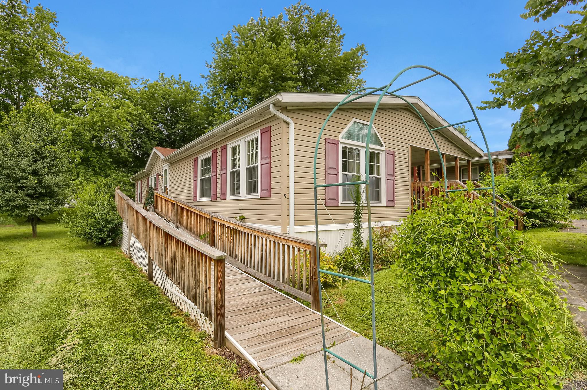9 SIDING LANE