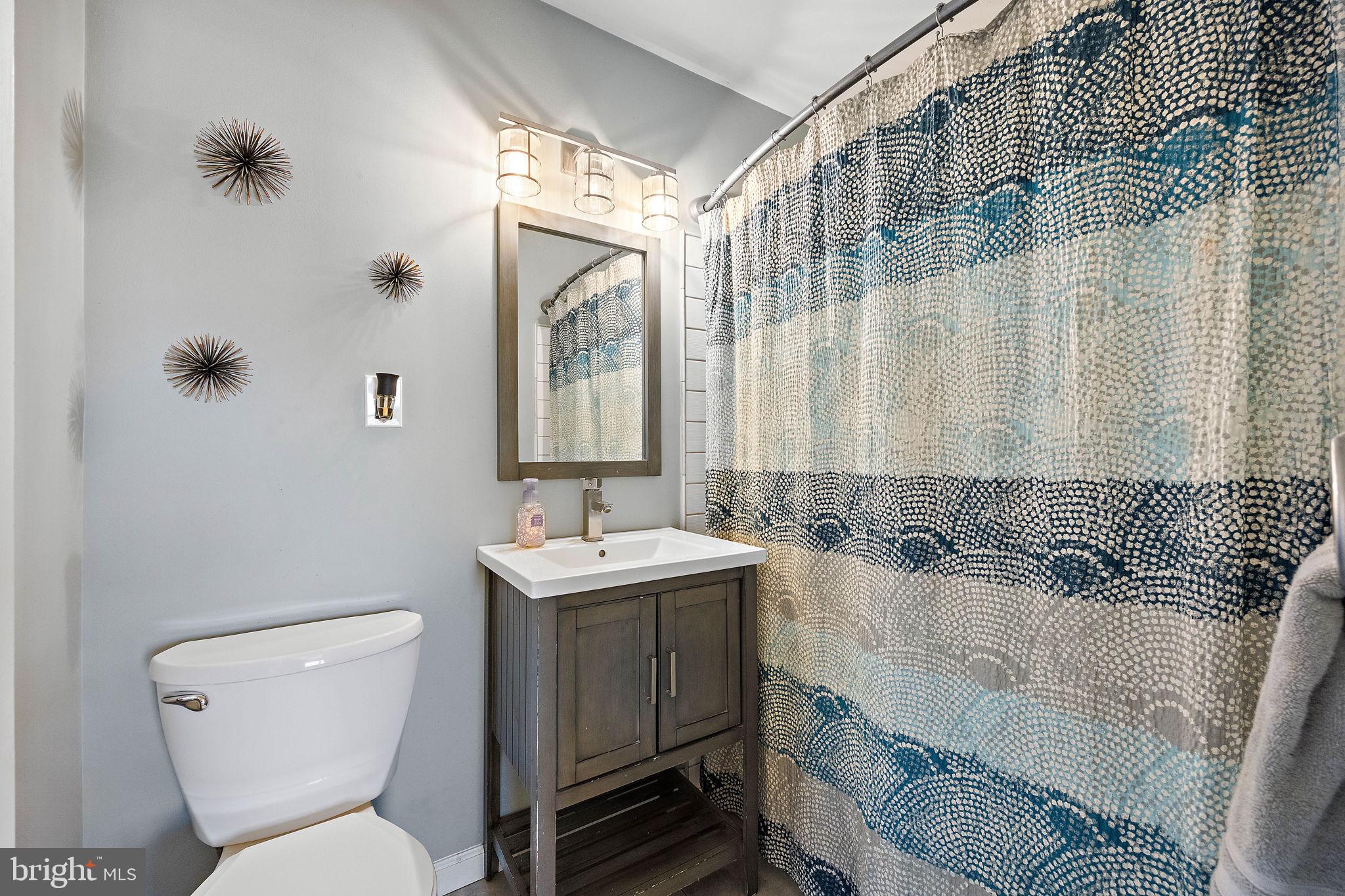 GRAYLYN CREST - Residential