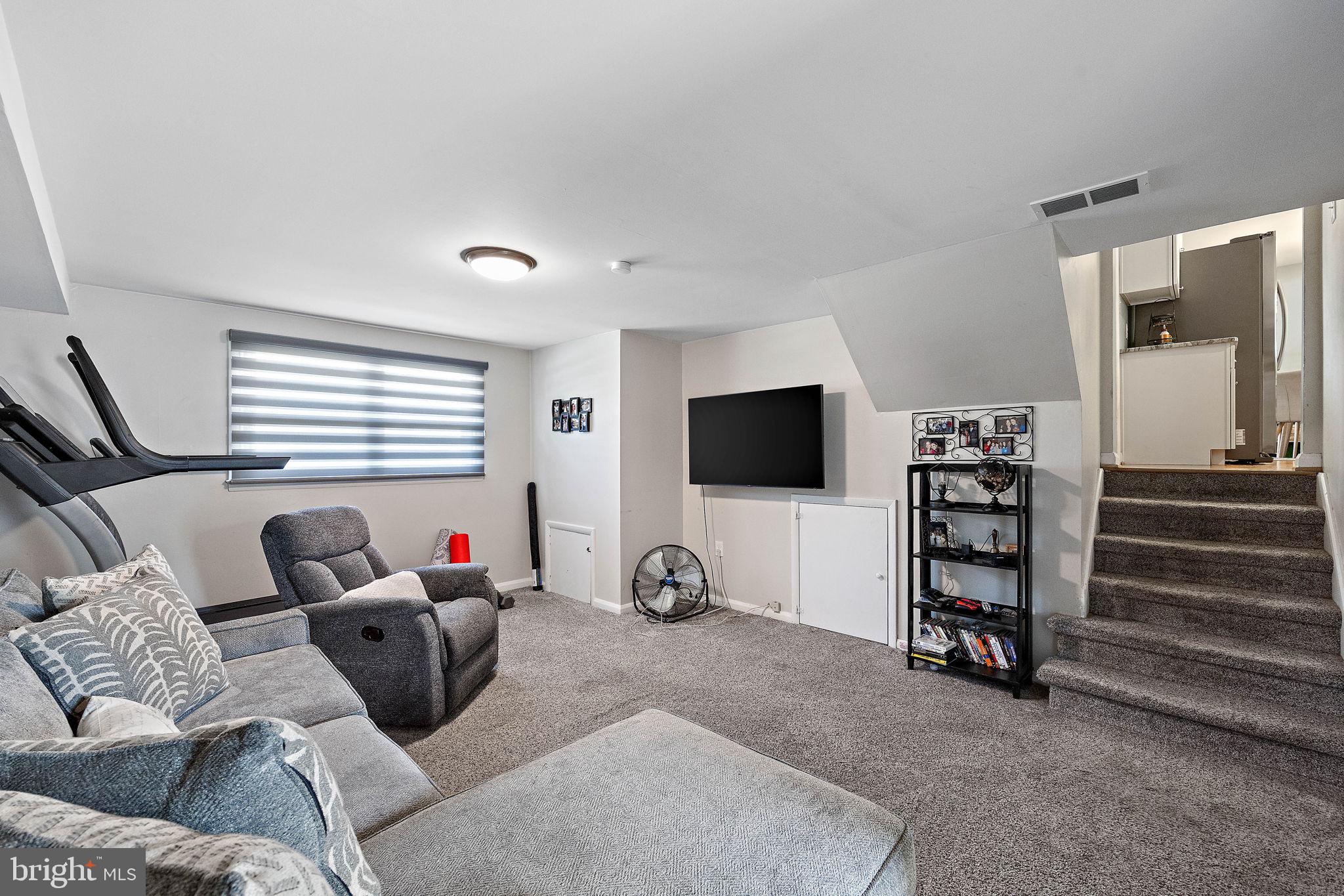 GRAYLYN CREST - Residential