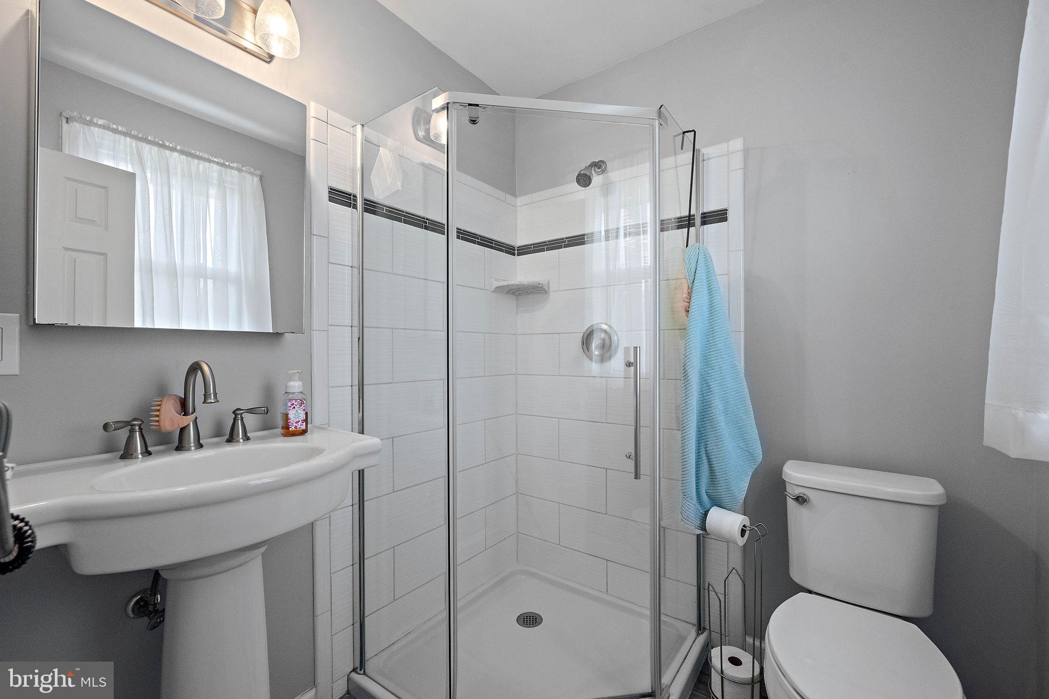 GRAYLYN CREST - Residential