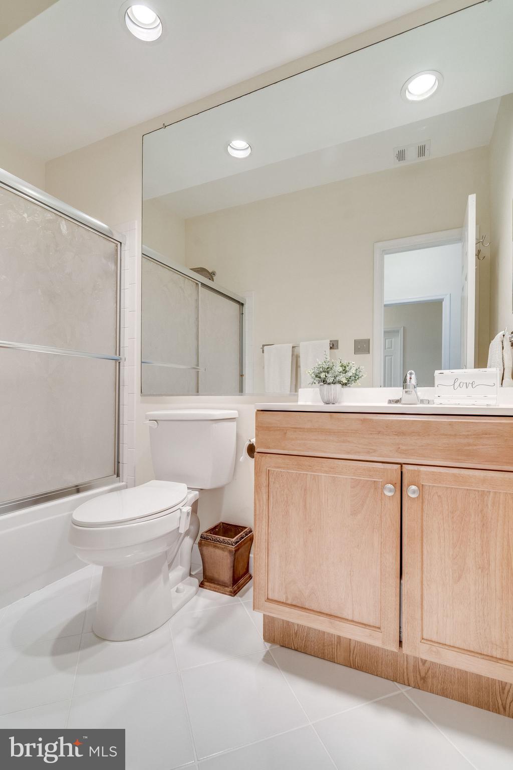 ETON SQUARE - Residential