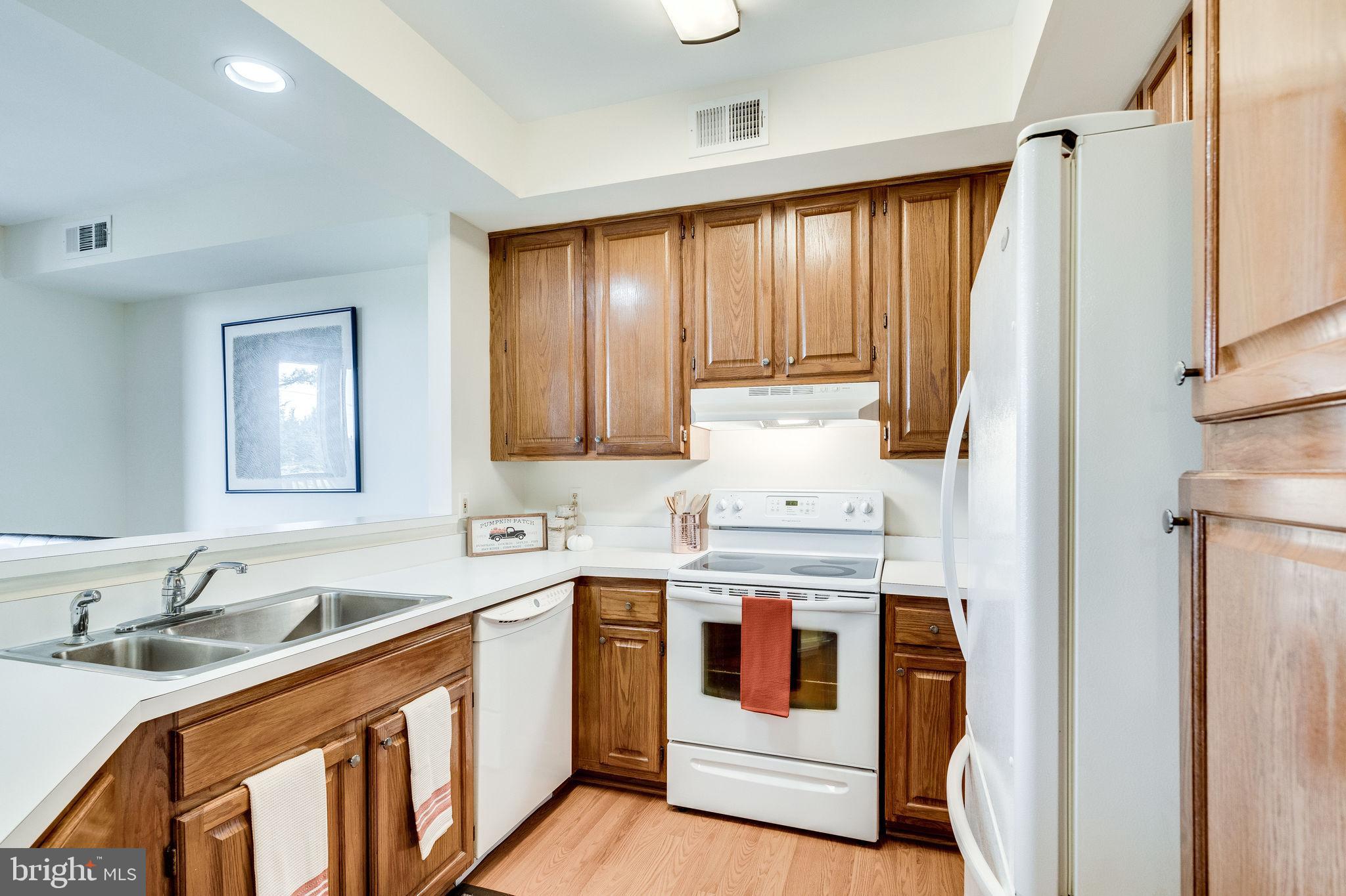 ETON SQUARE - Residential