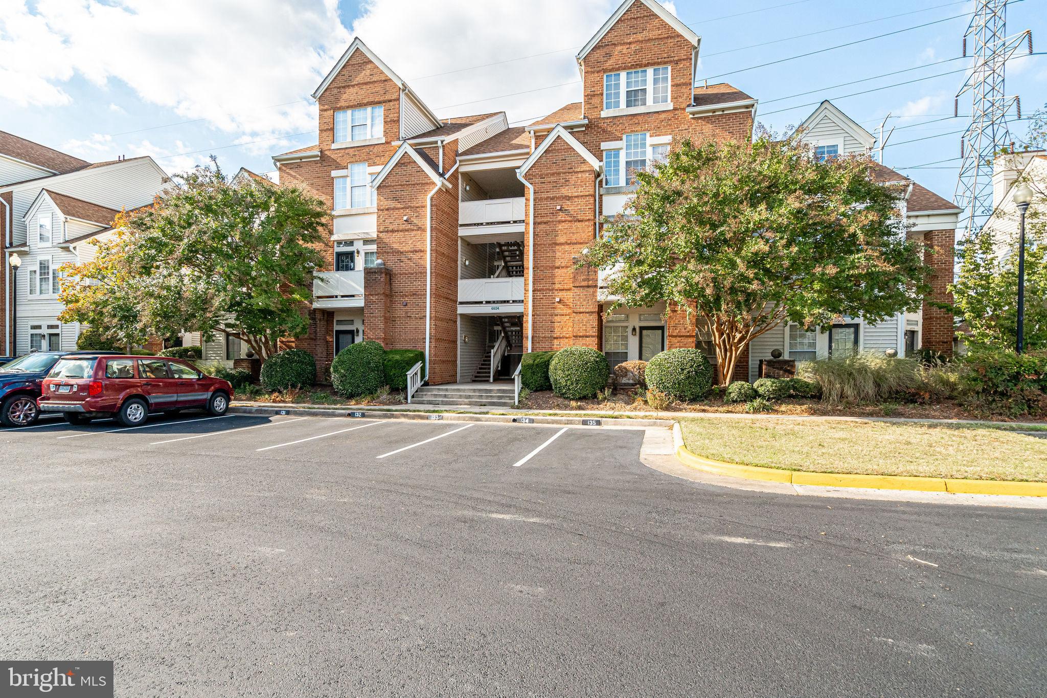 ETON SQUARE - Residential