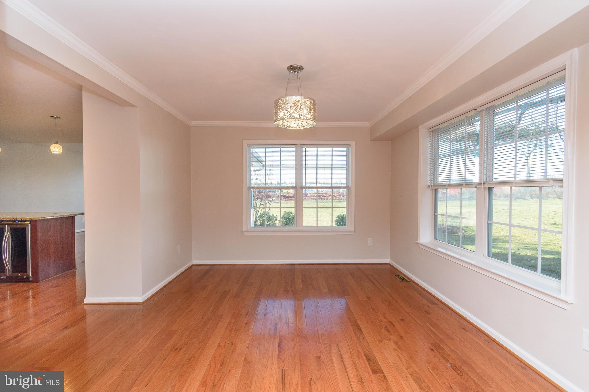 MEADOW VIEW ESTS - Residential Lease